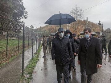 АСЛАН БЖЬАНИА ГАЛ АРАИОН  АКТИВ АЛАРХӘНЫ АУСУРАТӘ ЕИЛАЦӘАЖӘАРА МҨАԤИГЕИТ.